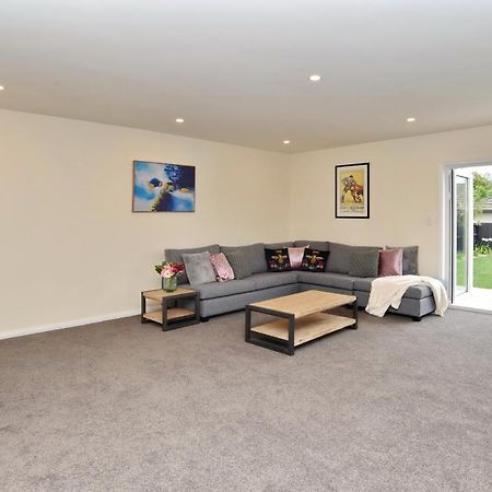 Weston Villa - Spacious & Family Friendly - Bookahome Christchurch Eksteriør bilde